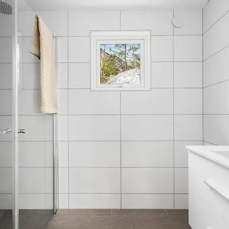 Holiday home - Small House By The Oslofjord, 1 Drive From Oslo Fredrikstad