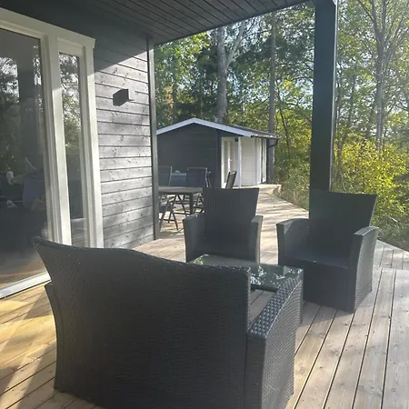 3 Bedroom Cabin, 5 Min Walk To The Ocean, 1 Drive From Oslo Feriehus Fredrikstad