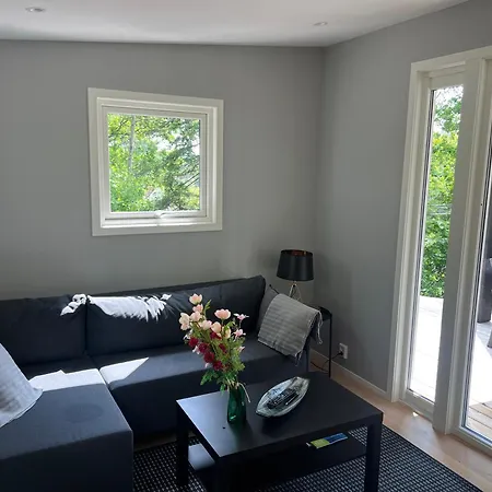 3 Bedroom Cabin, 5 Min Walk To The Ocean, 1 Drive From Oslo Tatil Evi Fredrikstad